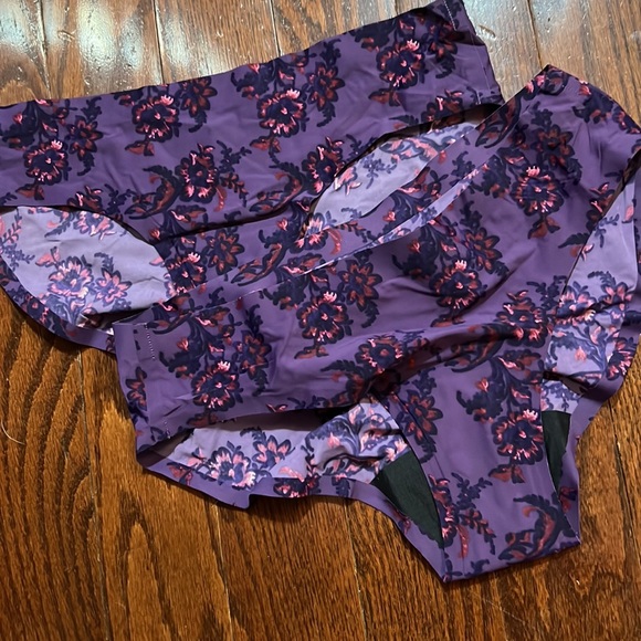 Two pairs of Anna Sui x Knix Autumn Evenings Essential Bikini brand new size med - Picture 4 of 6